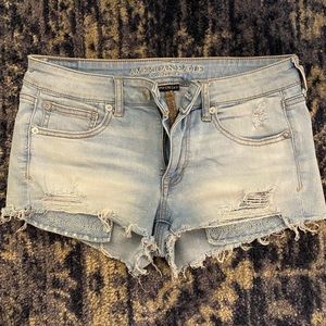 AE Size 6 Shorts